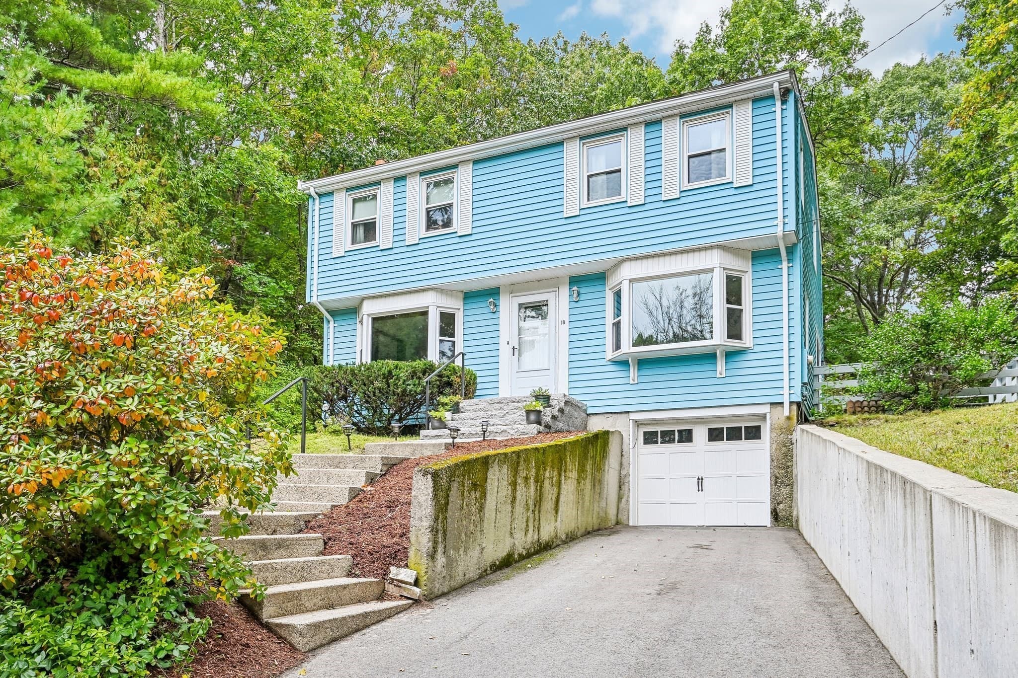 18 Eleanor Rd, Walpole MA 02081