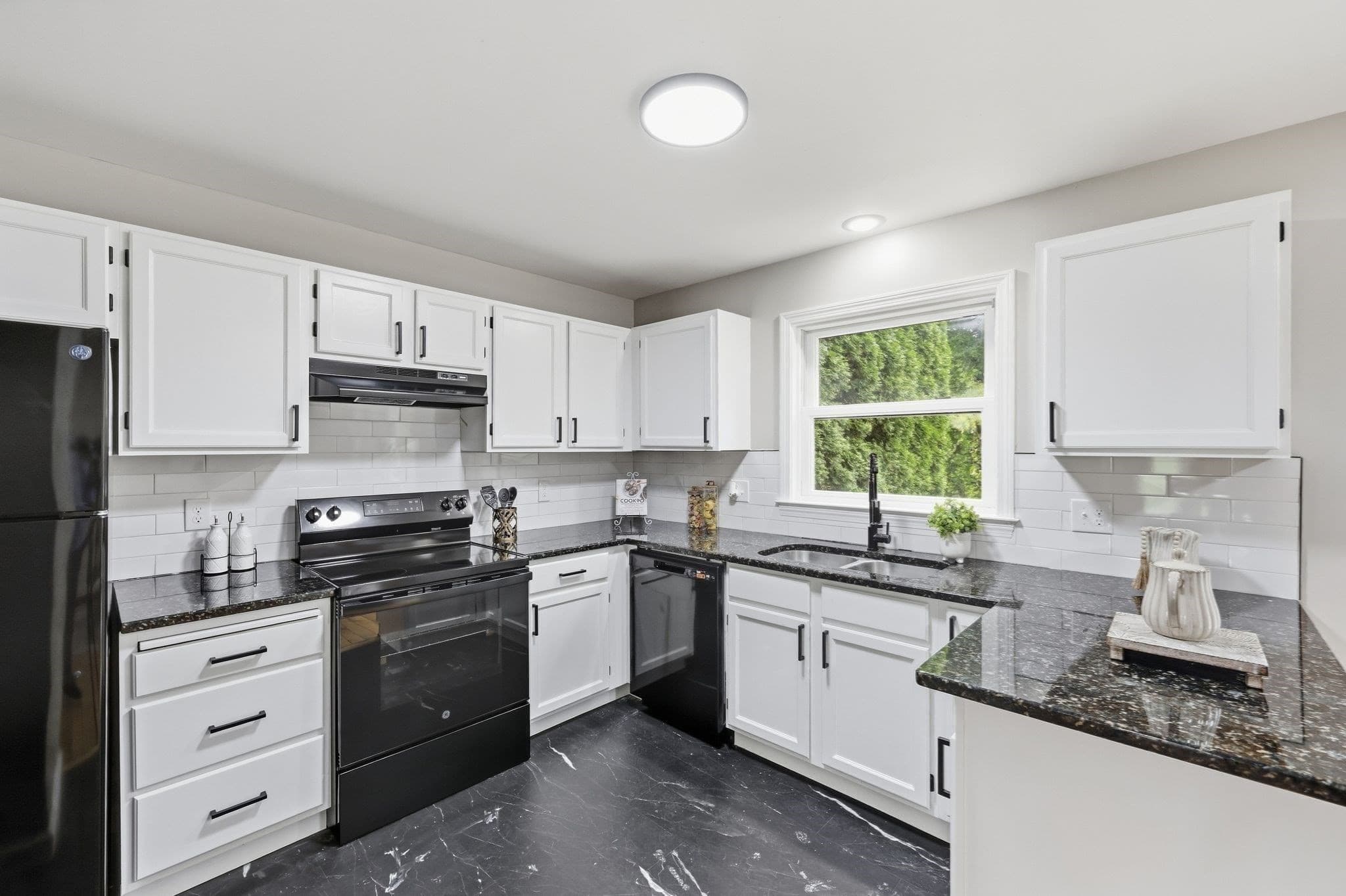 Condominium at 6 Boynton Road # A, Deerfield MA 01373, Deerfield, photo 6 of 29