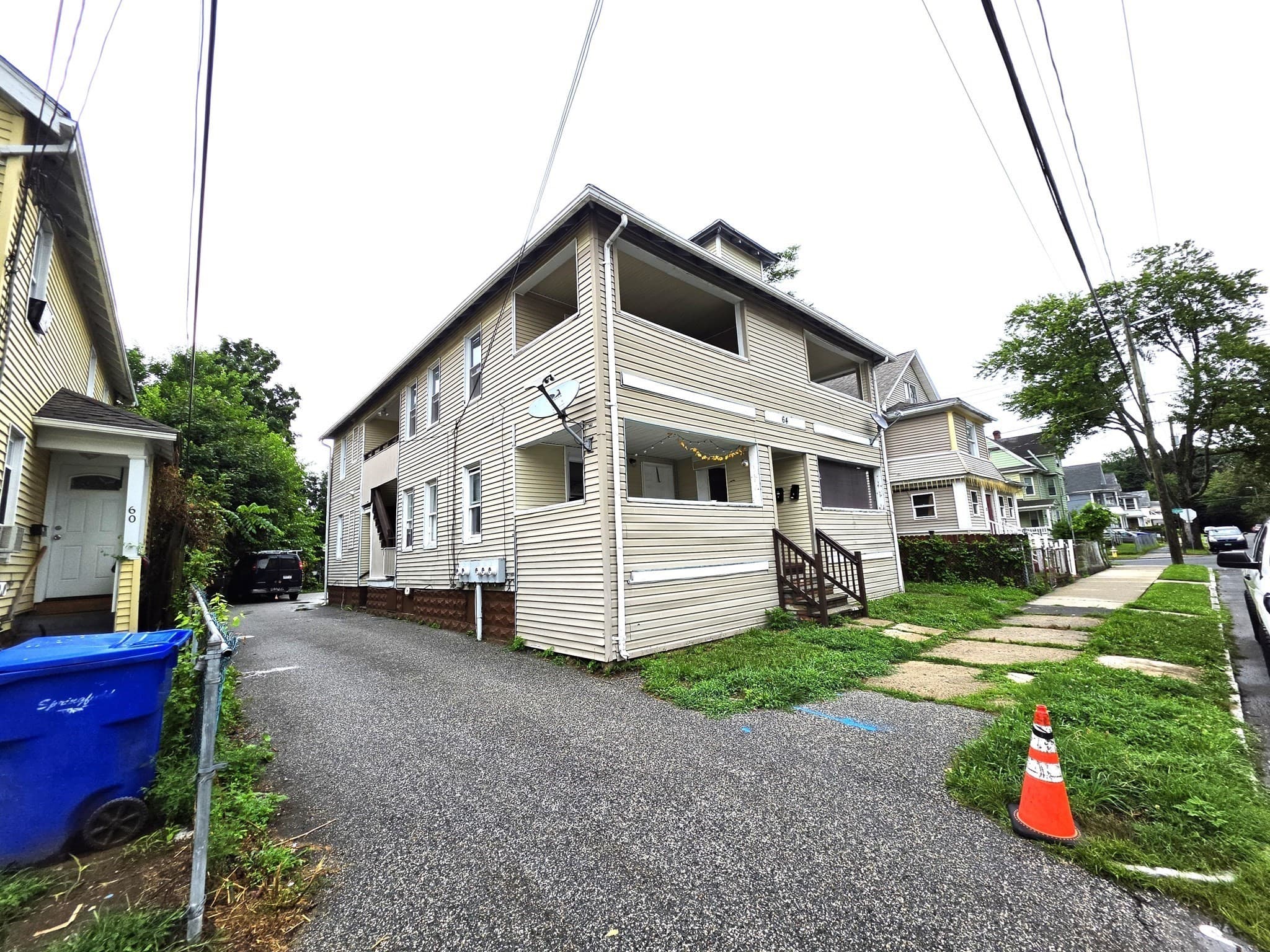 64 Marlborough St, Springfield MA 01109
