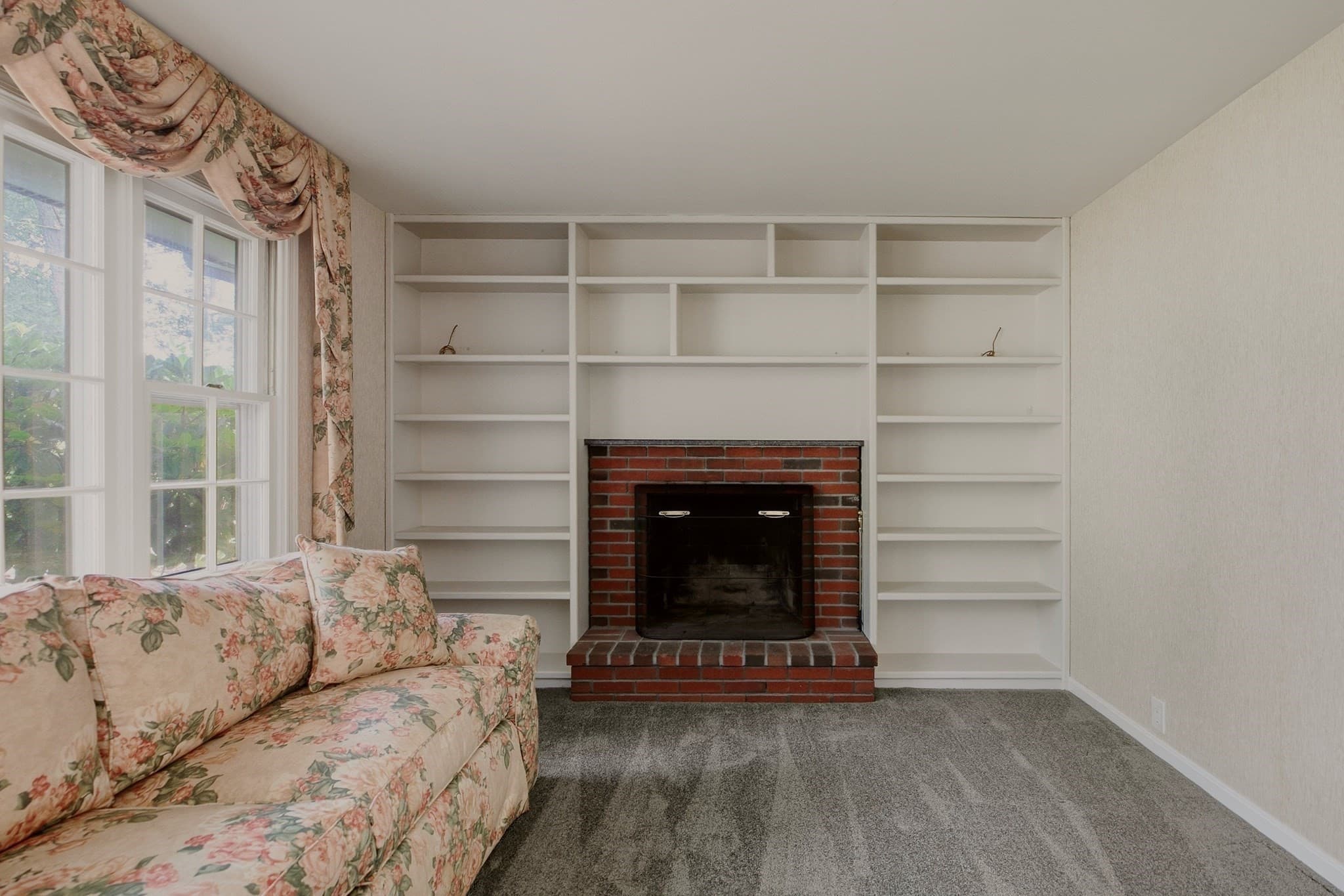 Single Family Residence at 66 Eleanor St, Dartmouth MA 02747, Dartmouth, photo 16 of 37