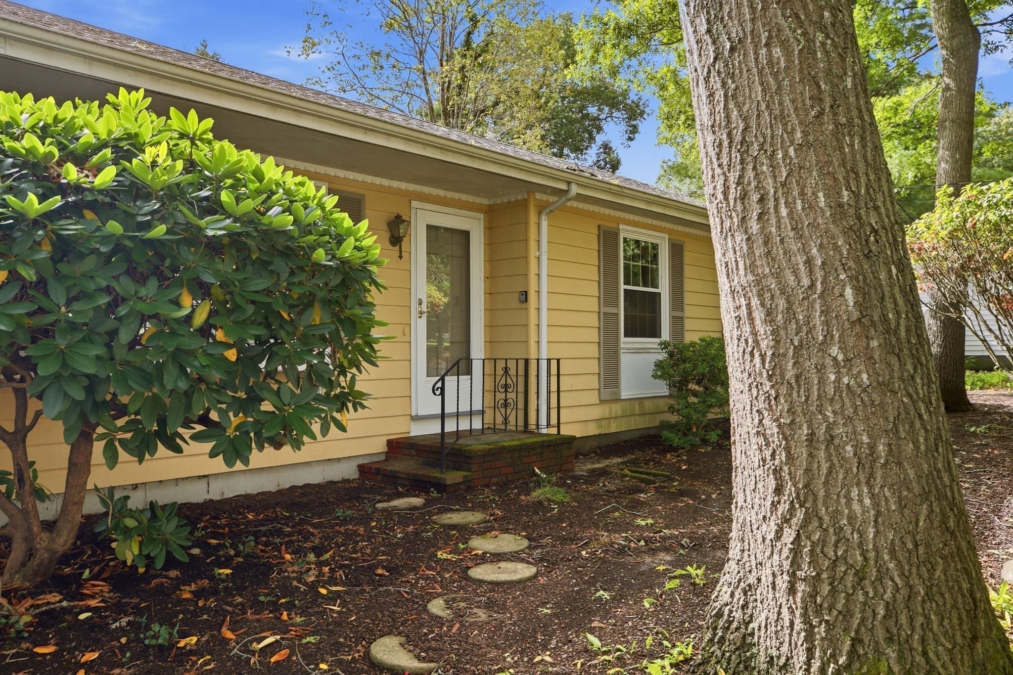 Single Family Residence at 66 Eleanor St, Dartmouth MA 02747, Dartmouth, photo 3 of 37