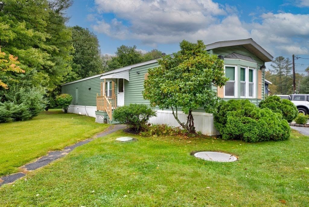 305 Turnpike St=235 5th St # 235, Easton MA 02375