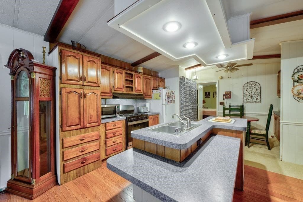 Mobile Home at 305 Turnpike St=235 5th St # 235, Easton MA 02375, Easton, photo 8 of 17