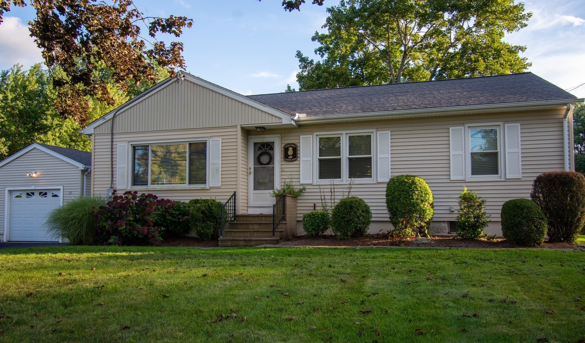 69 Airport Rd, Dudley MA 01571