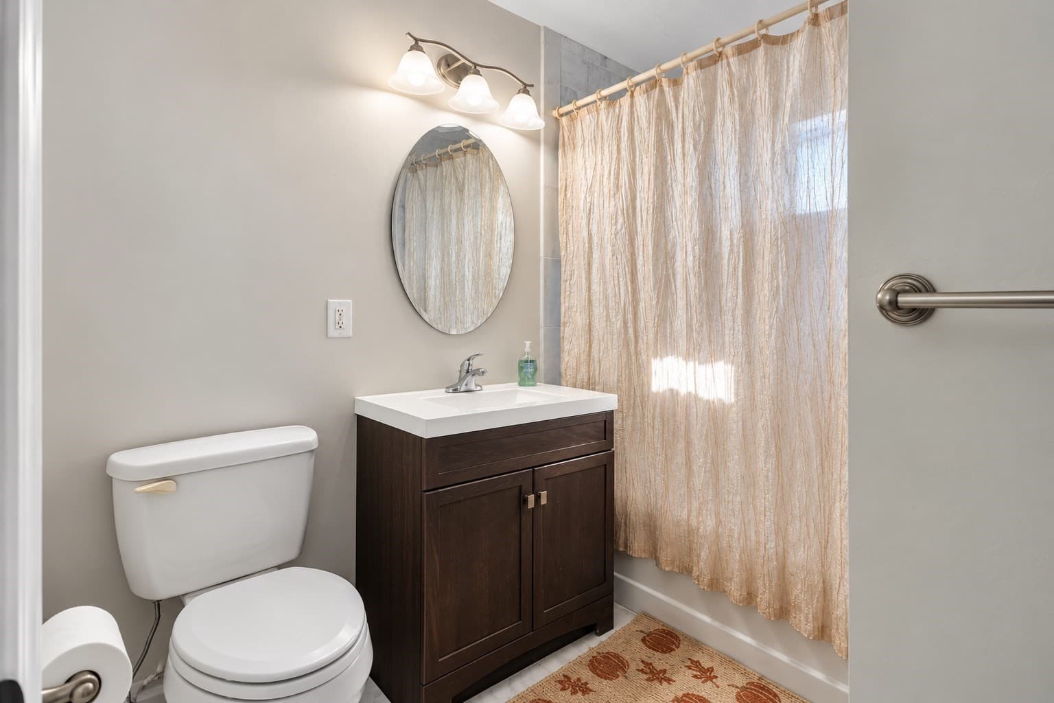 Condominium at 156 Elmwood Ave # B, Quincy MA 02170, Quincy, photo 17 of 22