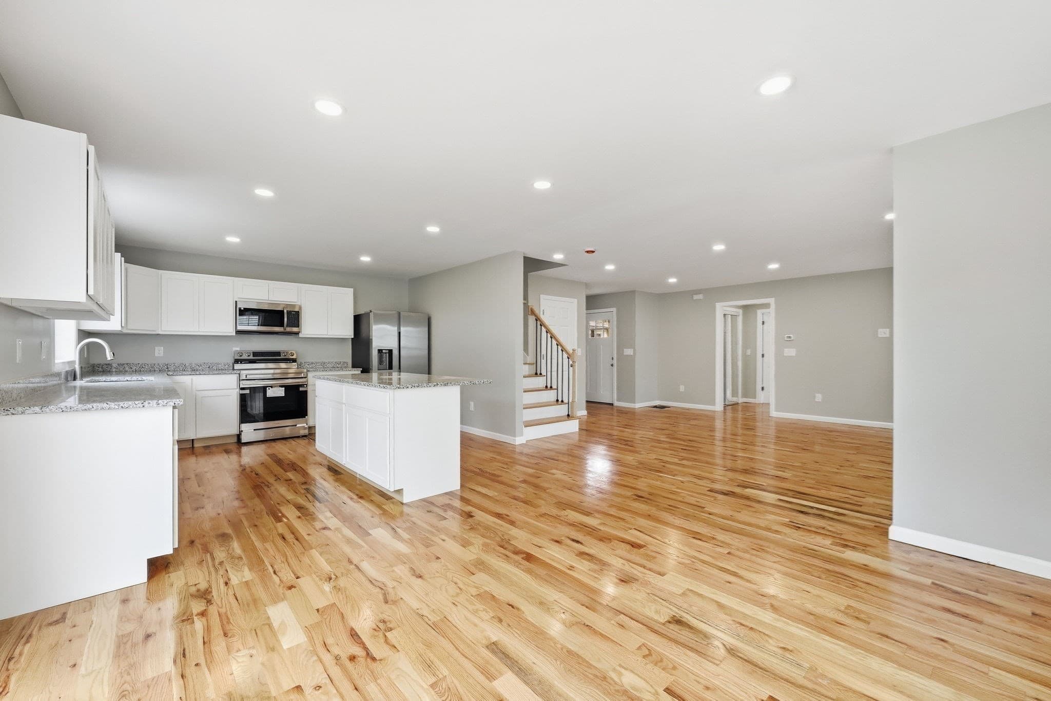 Single Family Residence at 193 Hancock St, Springfield MA 01109, Springfield, photo 11 of 33