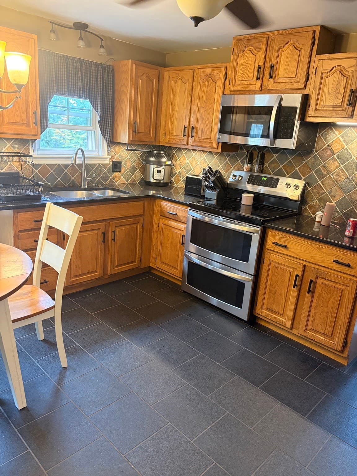 Single Family Residence at 4 Westview Ave, Millbury MA 01527, Millbury, photo 5 of 15