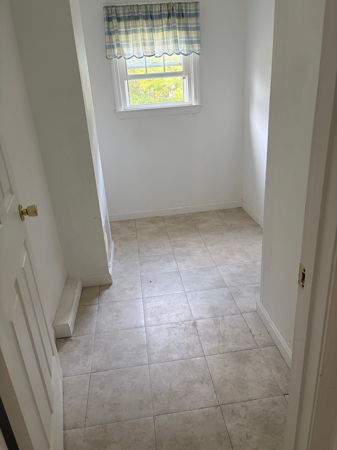 Single Family Residence at 4 Westview Ave, Millbury MA 01527, Millbury, photo 10 of 15