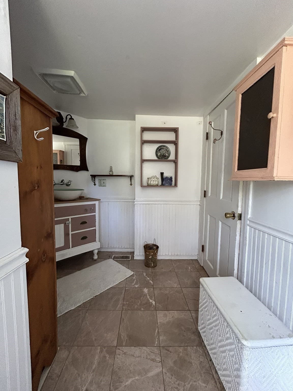 Single Family Residence at 5 Roberts Ct, Gloucester MA 01930, Gloucester, photo 17 of 42