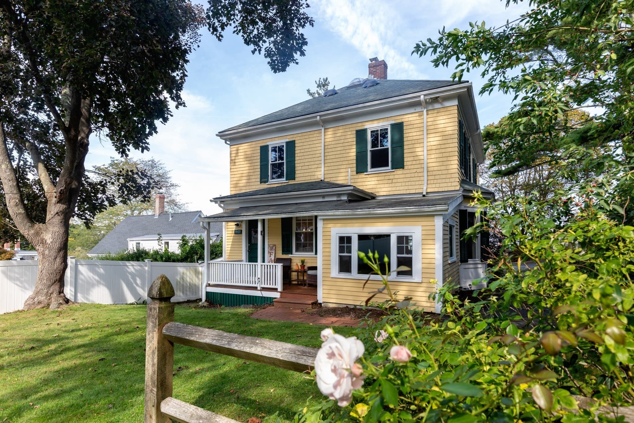 Single Family Residence at 1 Sagamore St, Plymouth MA 02360, Plymouth, photo 9 of 40