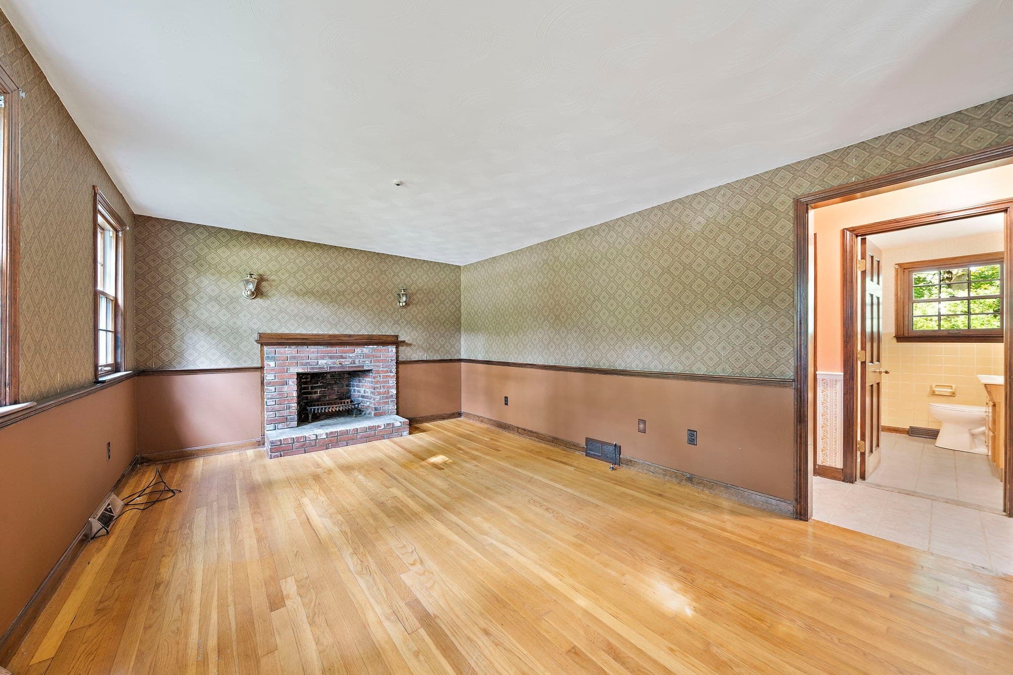 Single Family Residence at 215 Bay State Cir, Hanson MA 02341, Hanson, photo 9 of 28