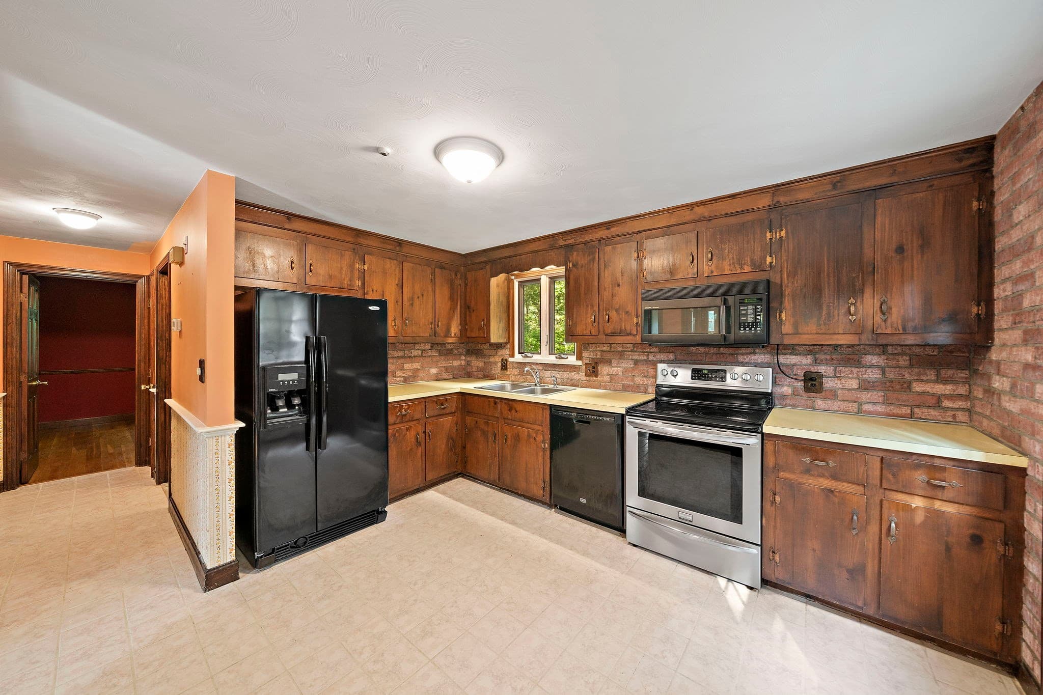 Single Family Residence at 215 Bay State Cir, Hanson MA 02341, Hanson, photo 4 of 28