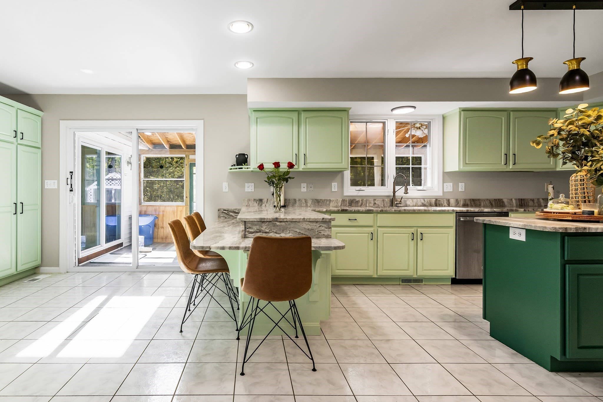 Single Family Residence at 2 Hitching Post Ln, Methuen MA 01844, photo 7 of 42