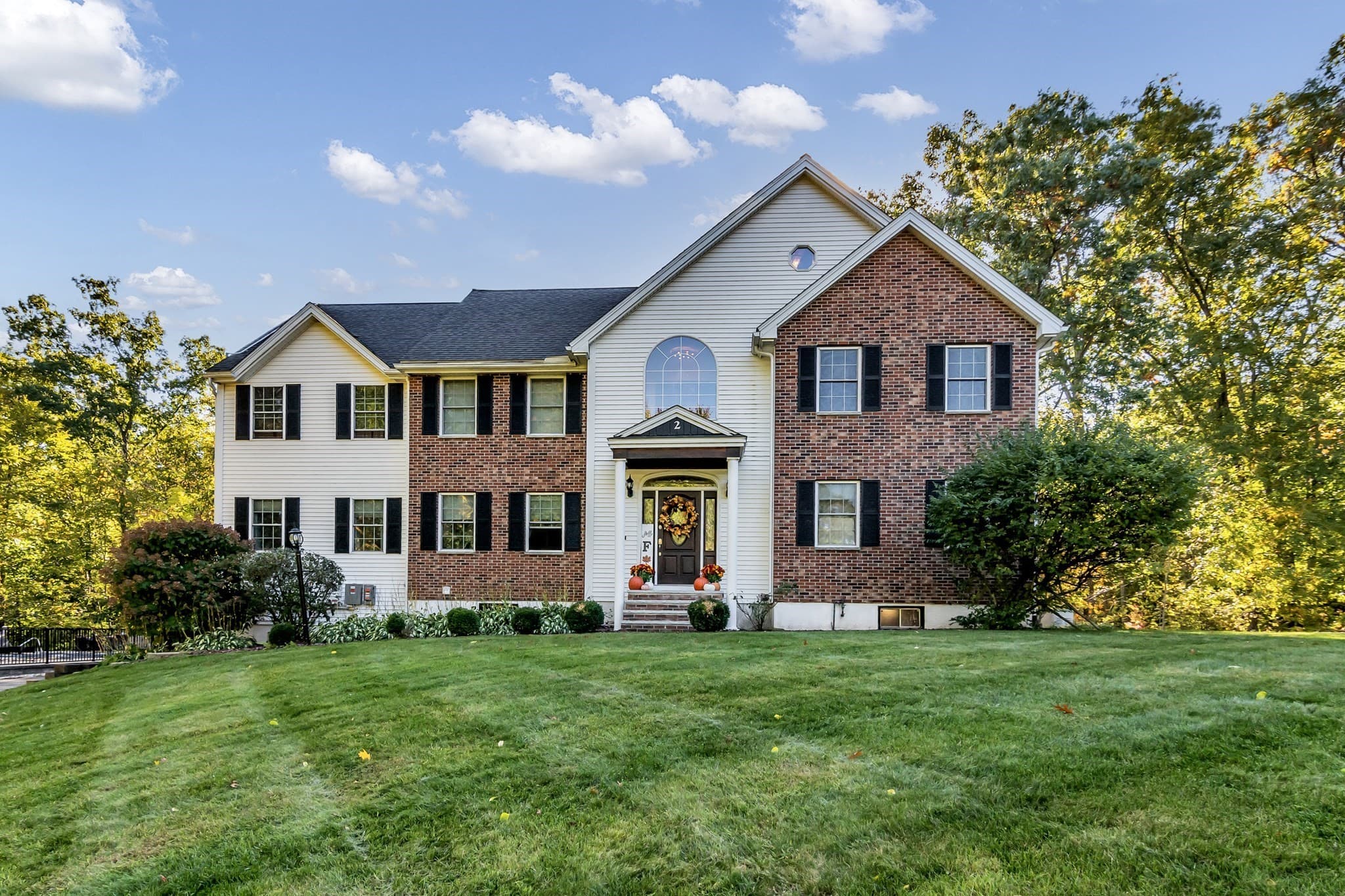 2 Hitching Post Ln, Methuen MA 01844