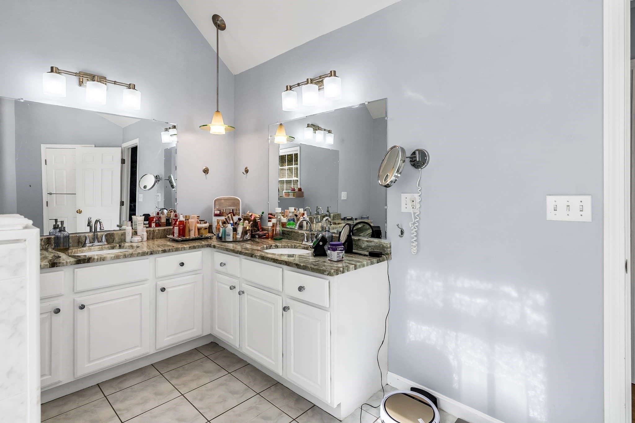 Single Family Residence at 2 Hitching Post Ln, Methuen MA 01844, photo 33 of 42