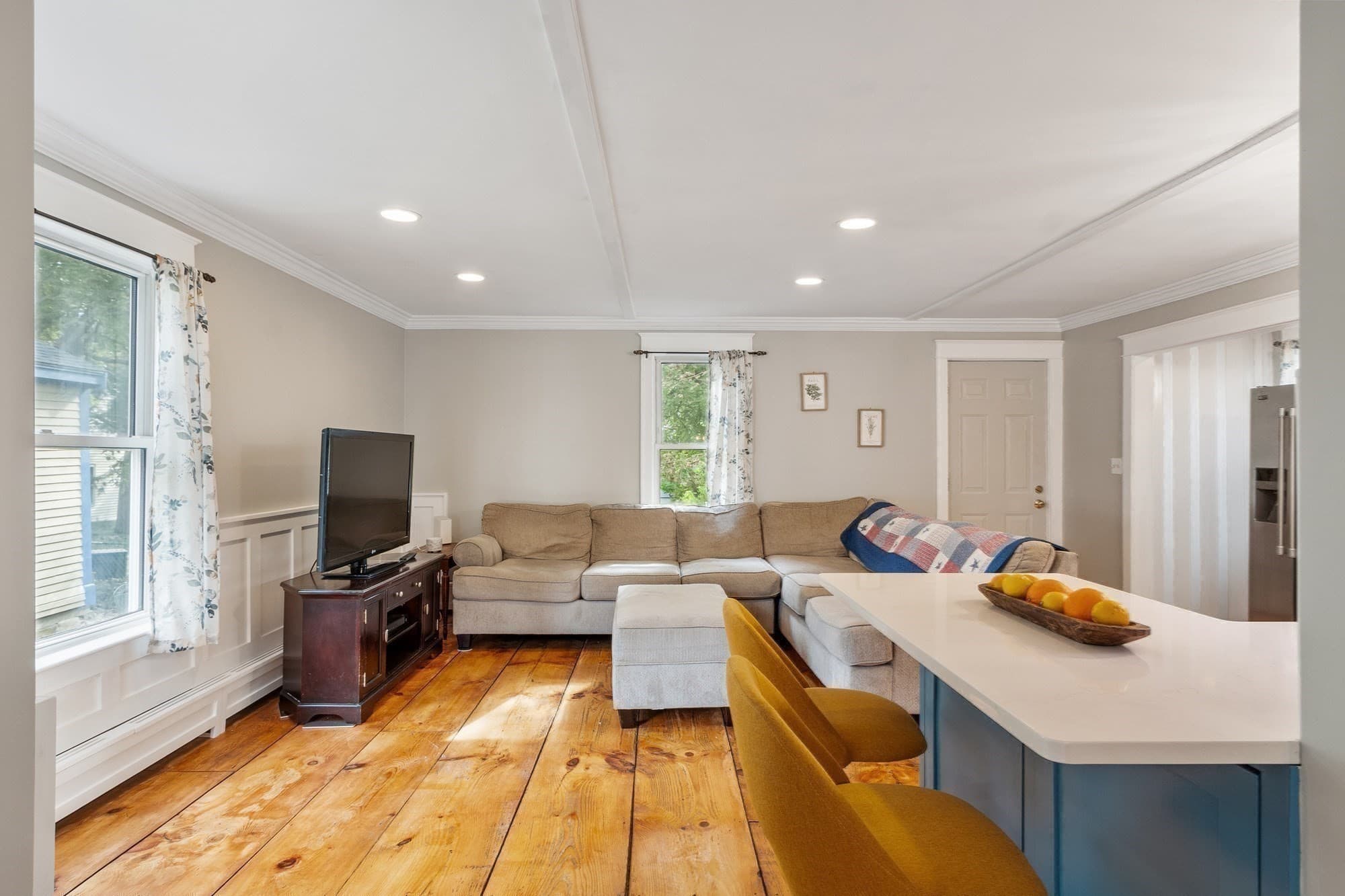 Single Family Residence at 2 Hill St, Amesbury MA 01913, Amesbury, photo 6 of 39