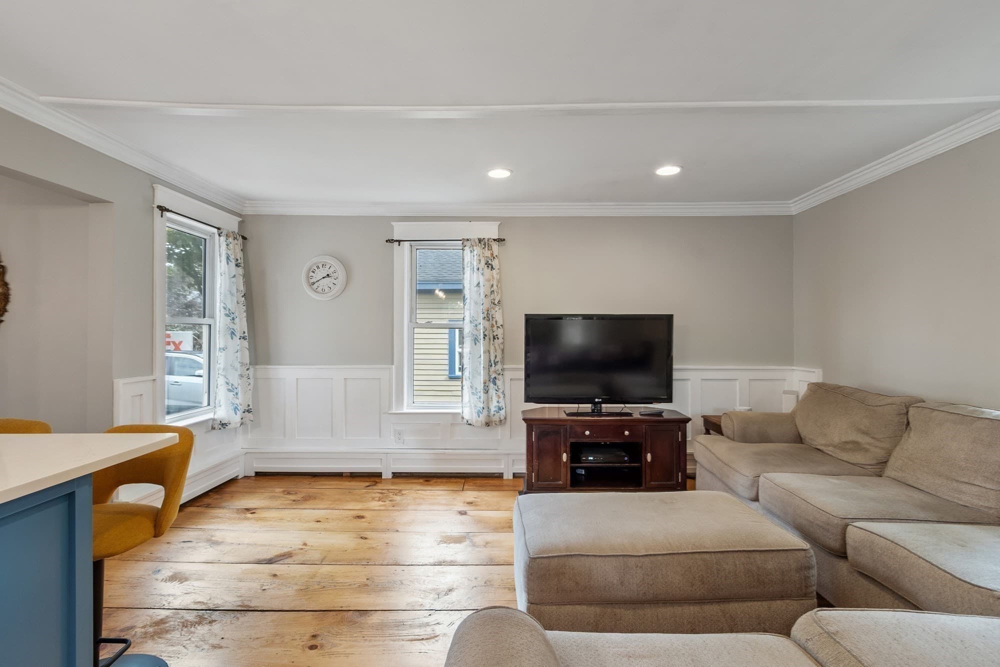 Single Family Residence at 2 Hill St, Amesbury MA 01913, Amesbury, photo 10 of 39