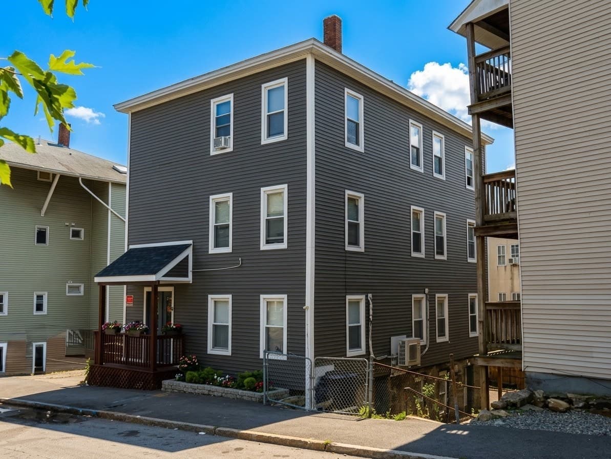 6 Berkeley St, Worcester MA 01605