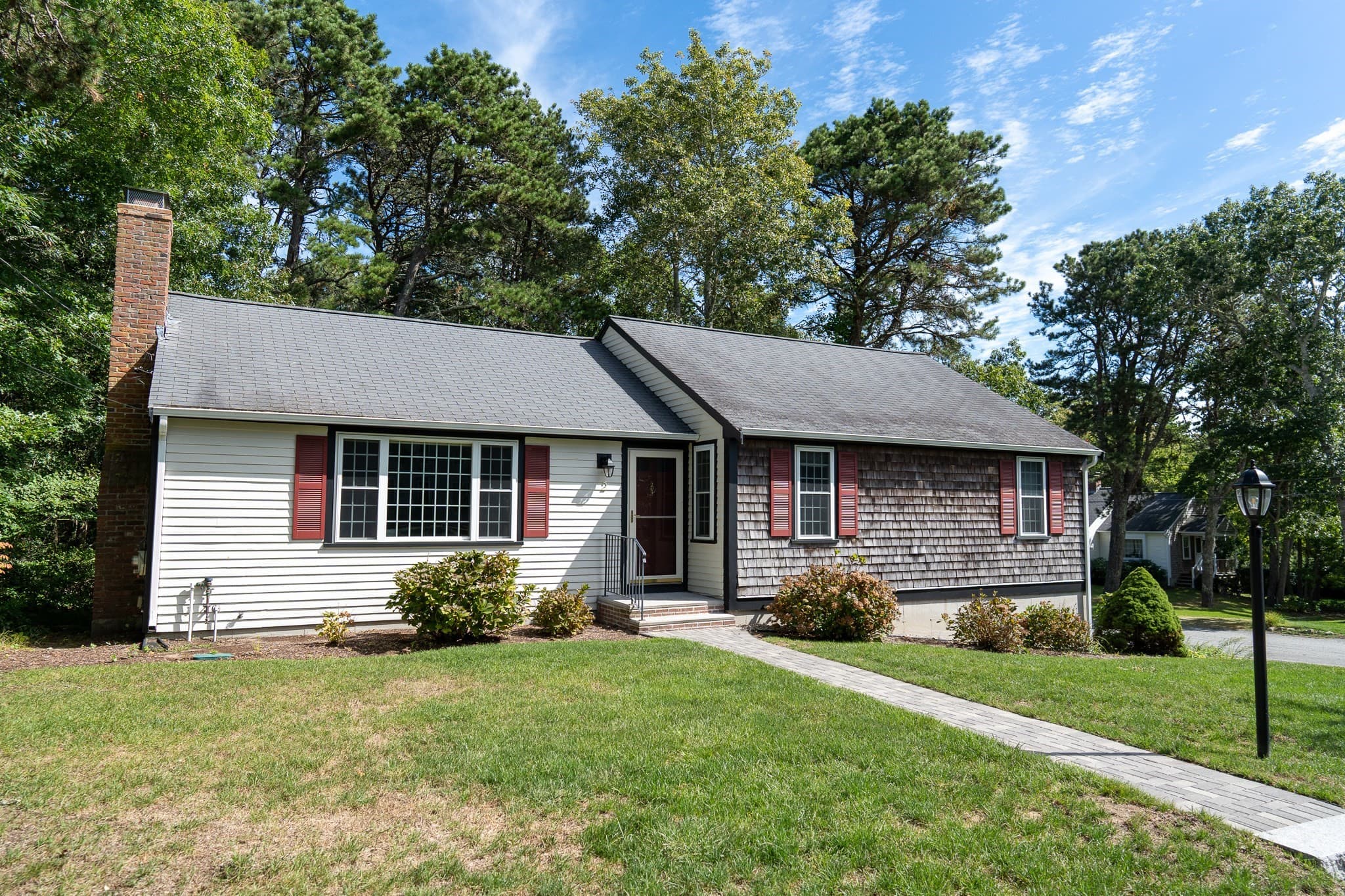 2 Mohegan Ln, Yarmouth MA 02675