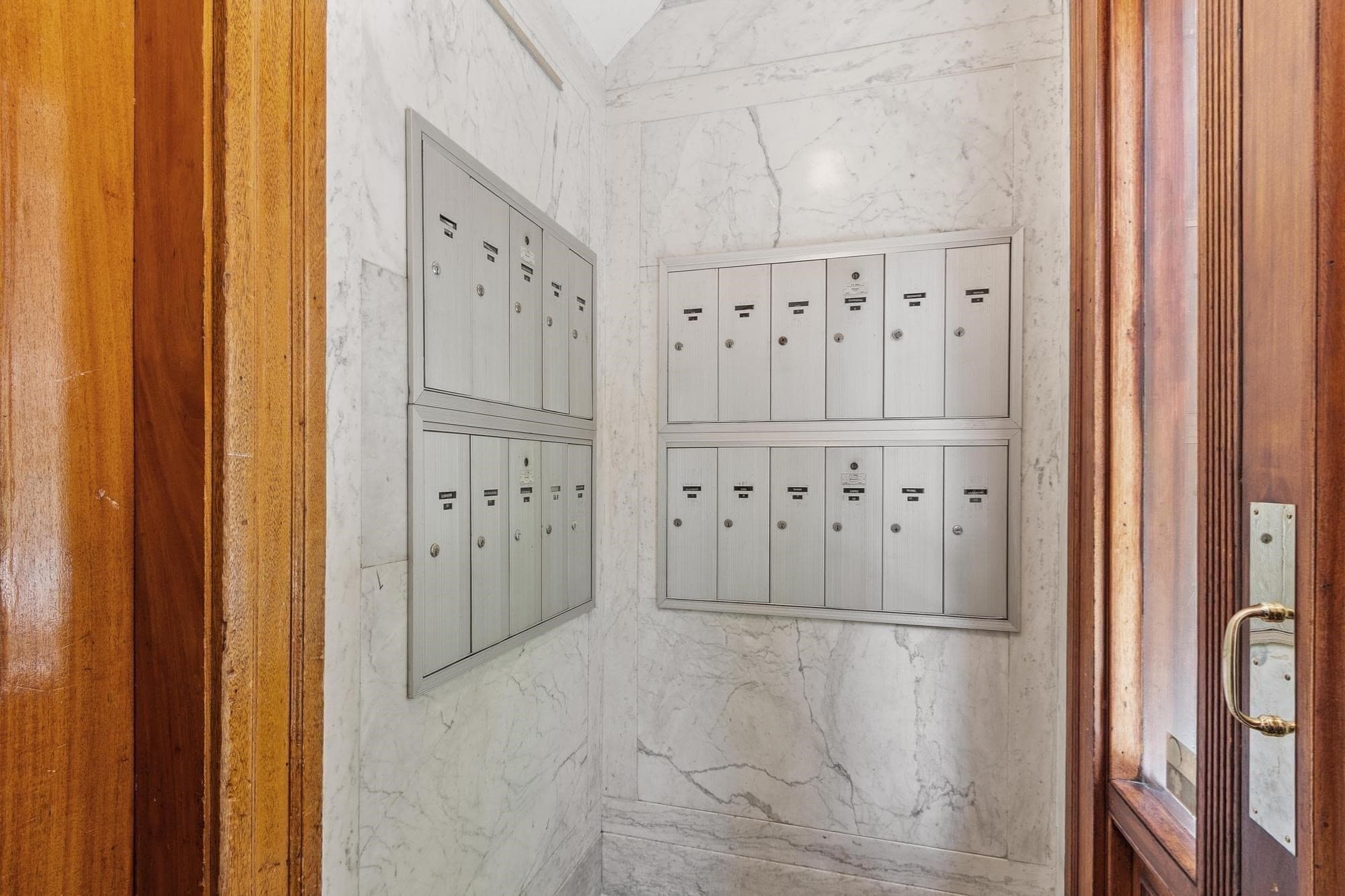 Condominium at 120 Riverway # 4, Boston MA 02215, Boston, photo 16 of 26