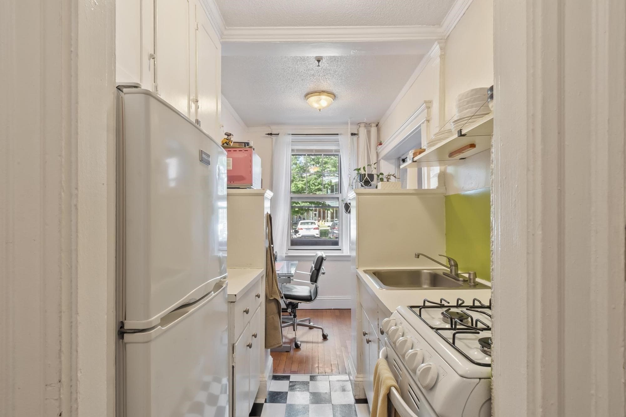 Condominium at 120 Riverway # 4, Boston MA 02215, Boston, photo 5 of 26
