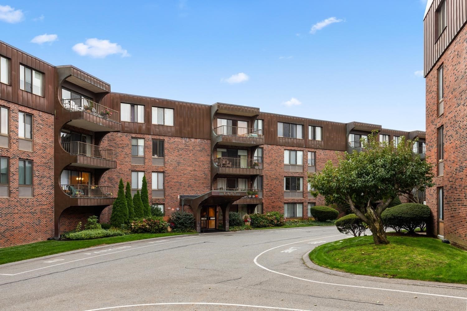 1008 Paradise Road # 2J, Swampscott MA 01907
