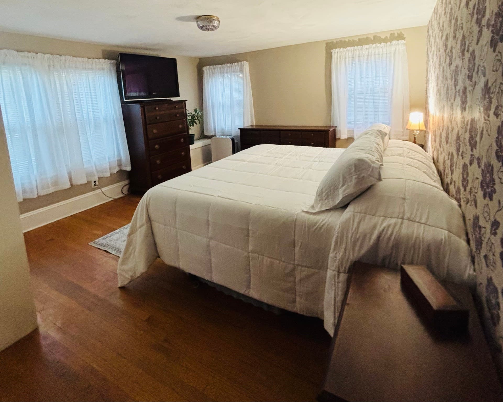 Single Family Residence at 29 Rogers Ave, West Springfield MA 01089, photo 12 of 15