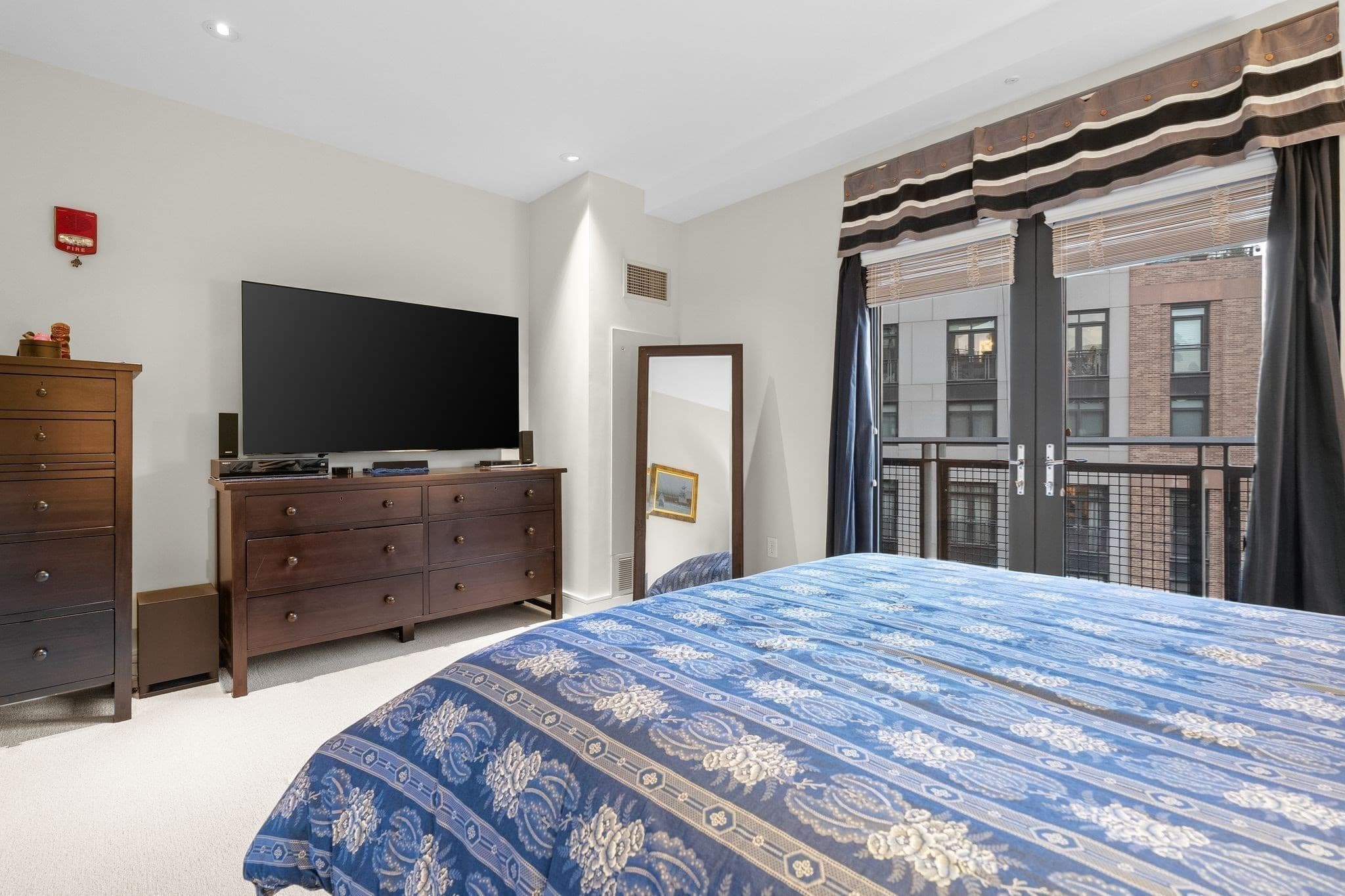 Condominium at 2400 Beacon # 404, Boston MA 02467, Boston, photo 26 of 42
