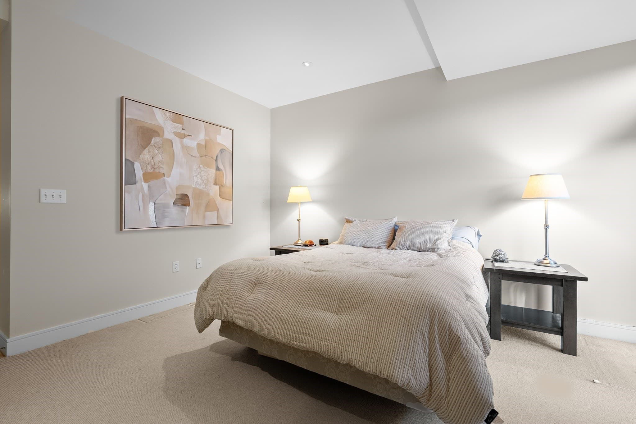 Condominium at 2400 Beacon # 404, Boston MA 02467, Boston, photo 32 of 42