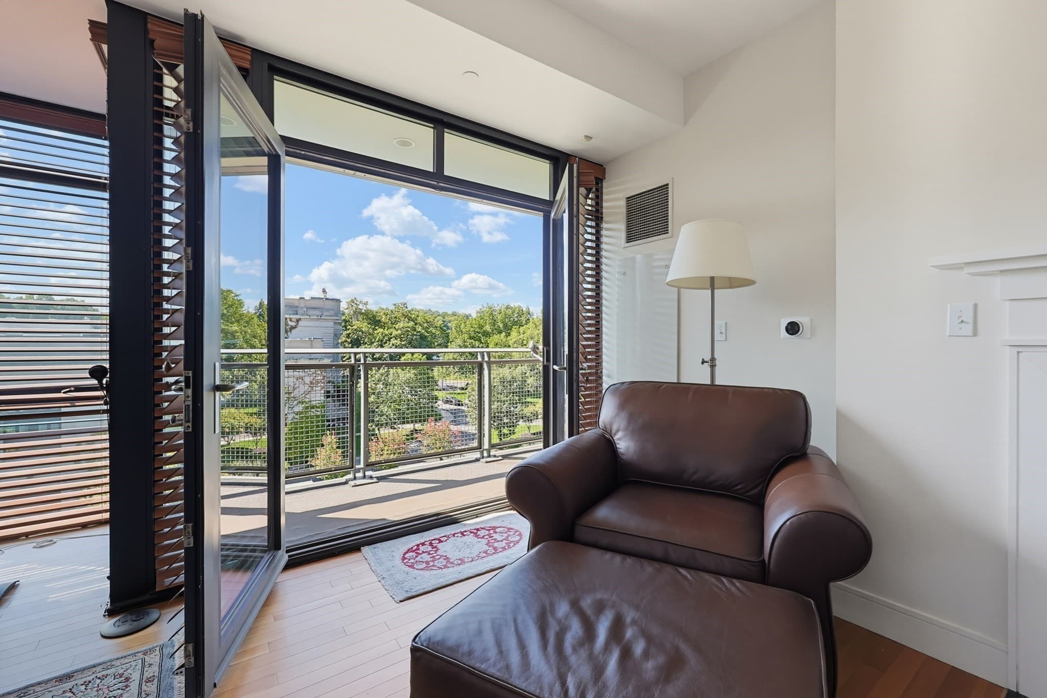 Condominium at 2400 Beacon # 404, Boston MA 02467, Boston, photo 9 of 42
