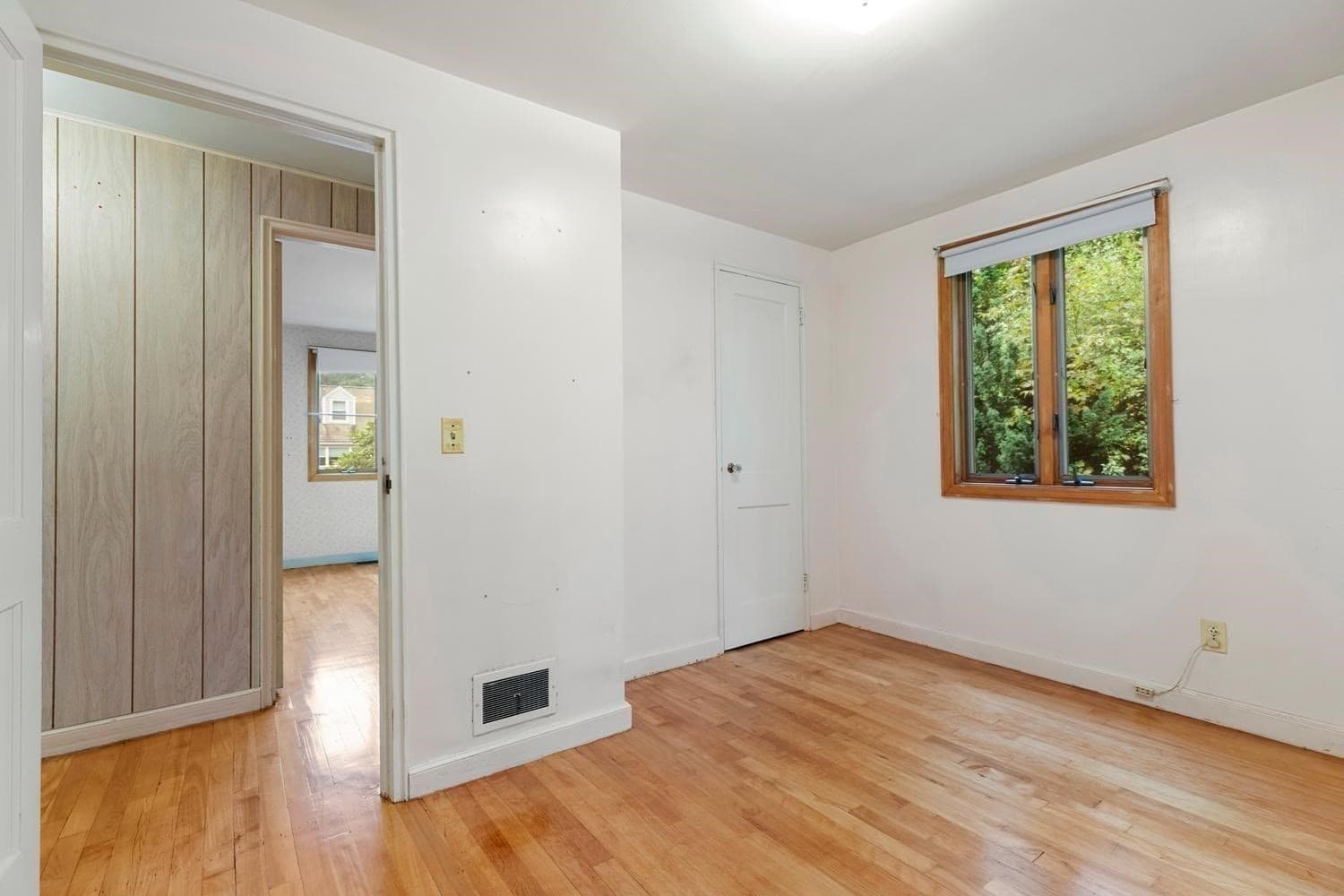 Single Family Residence at 80 Temple Road, Waltham MA 02452, photo 22 of 42