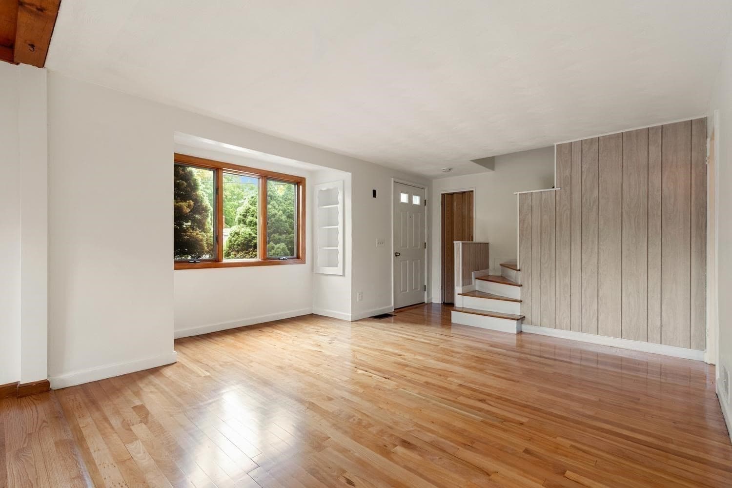 Single Family Residence at 80 Temple Road, Waltham MA 02452, photo 7 of 42