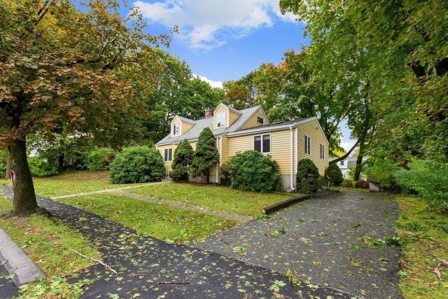 Single Family Residence at 80 Temple Road, Waltham MA 02452, photo 3 of 42