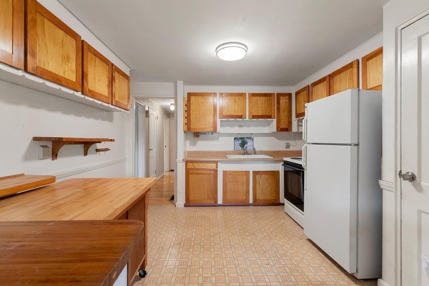 Single Family Residence at 80 Temple Road, Waltham MA 02452, photo 15 of 42
