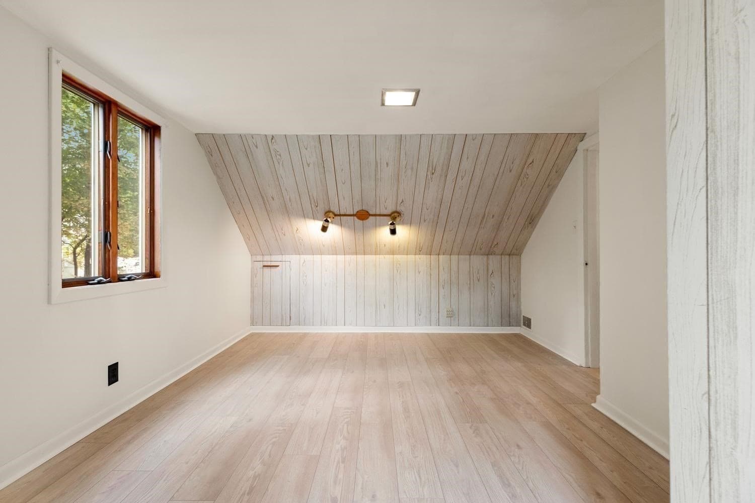 Single Family Residence at 80 Temple Road, Waltham MA 02452, photo 35 of 42
