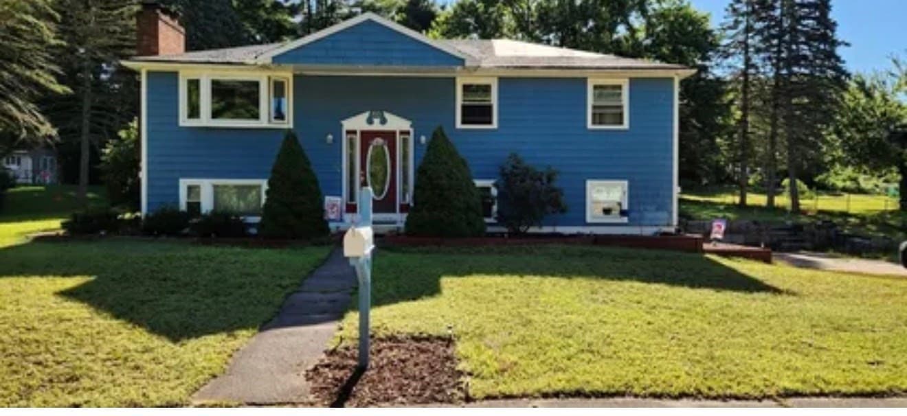 60 Wethersfield, Bellingham MA 02019