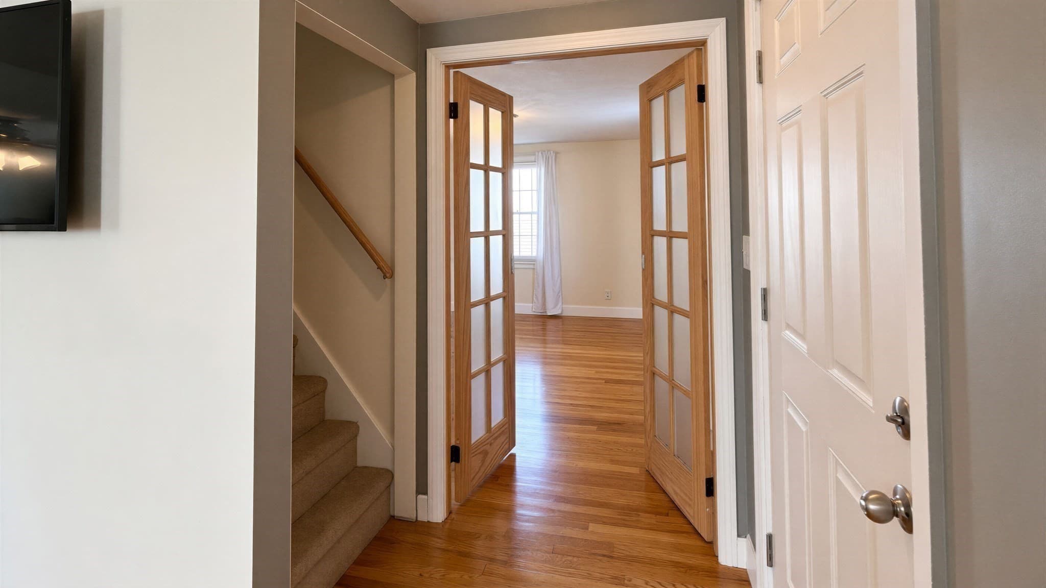 Single Family Residence at 211 Holyoke St, Ludlow MA 01056, Ludlow, photo 9 of 42