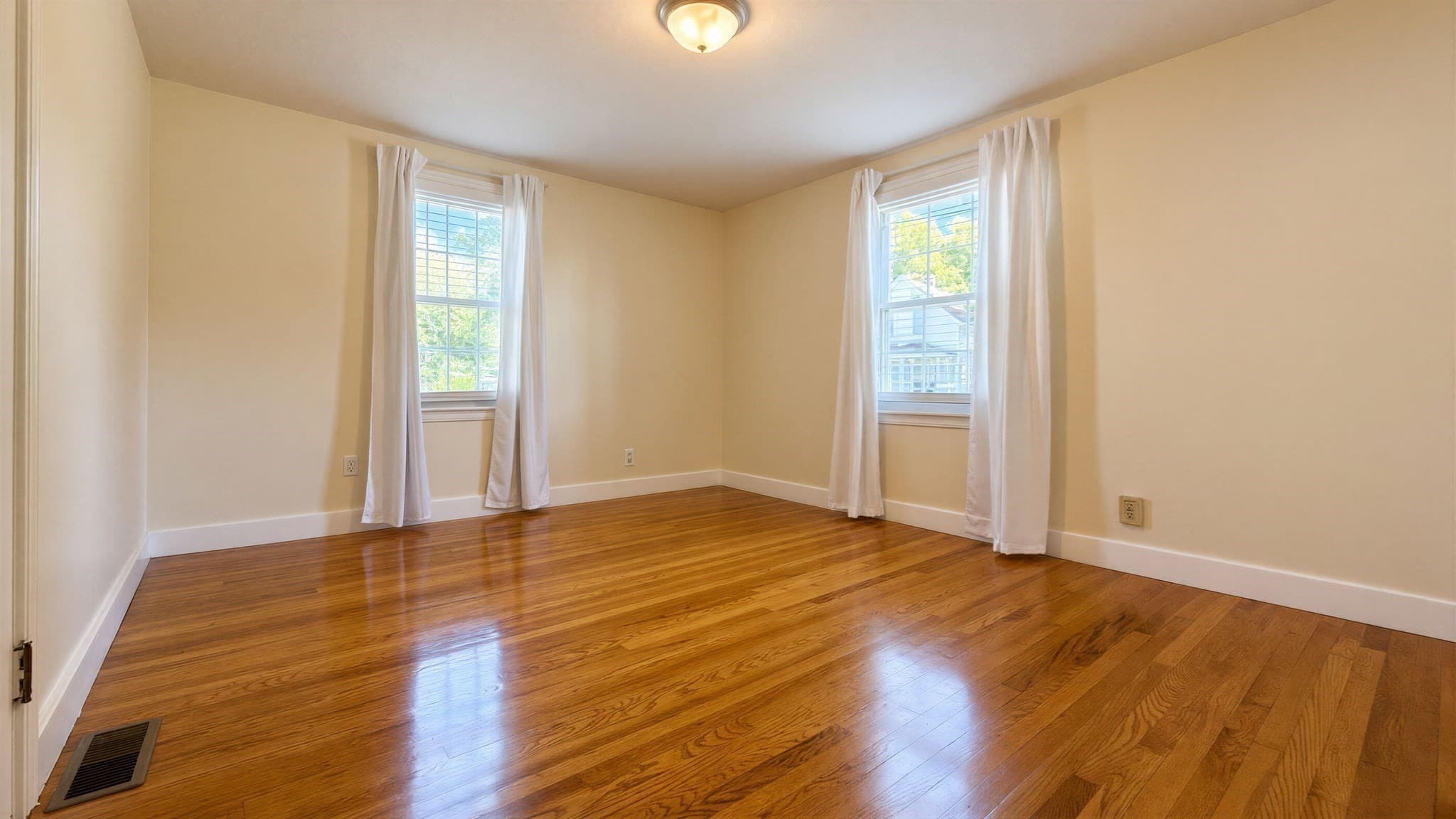 Single Family Residence at 211 Holyoke St, Ludlow MA 01056, Ludlow, photo 10 of 42
