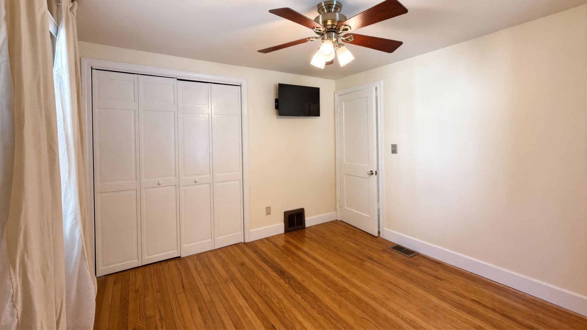 Single Family Residence at 211 Holyoke St, Ludlow MA 01056, Ludlow, photo 15 of 42