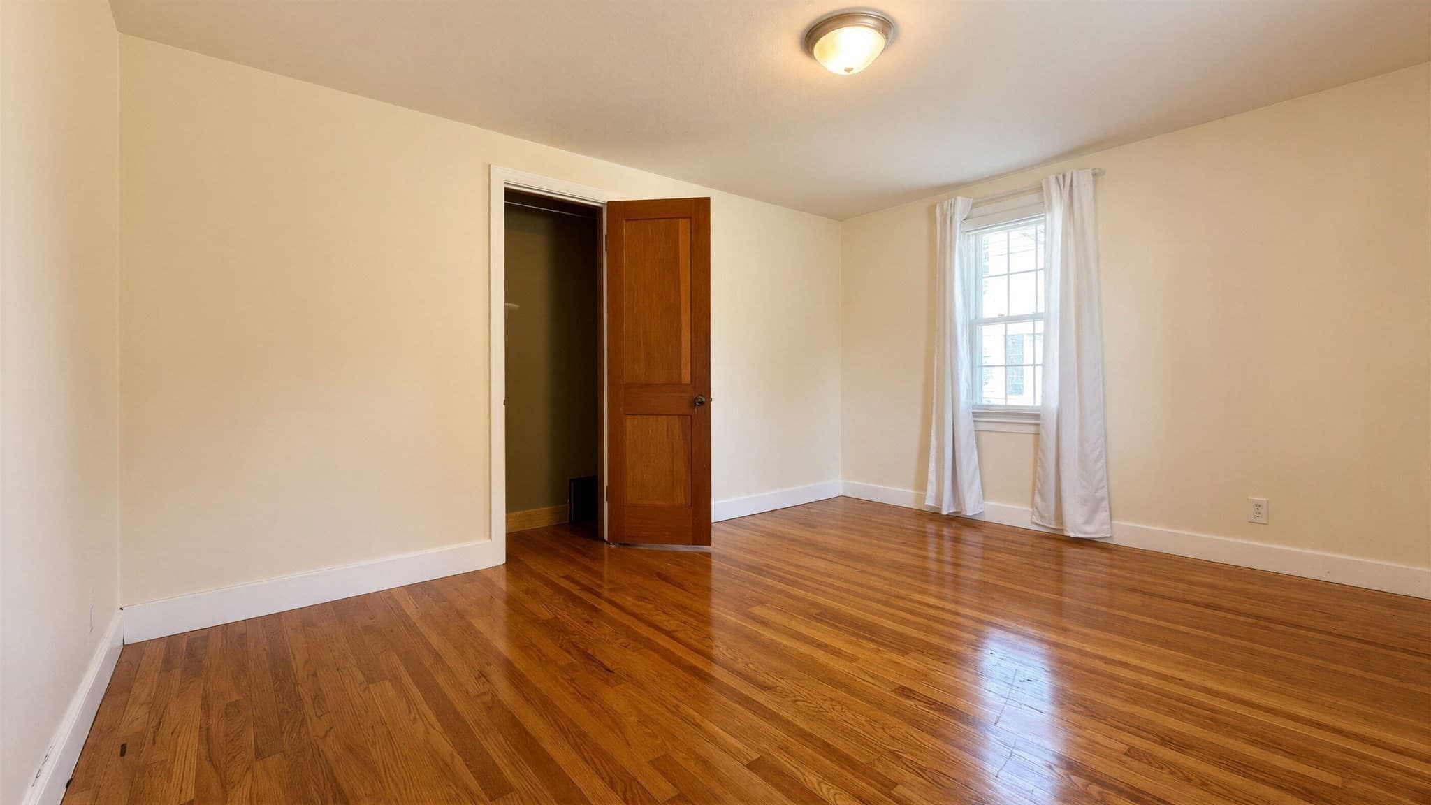 Single Family Residence at 211 Holyoke St, Ludlow MA 01056, Ludlow, photo 11 of 42