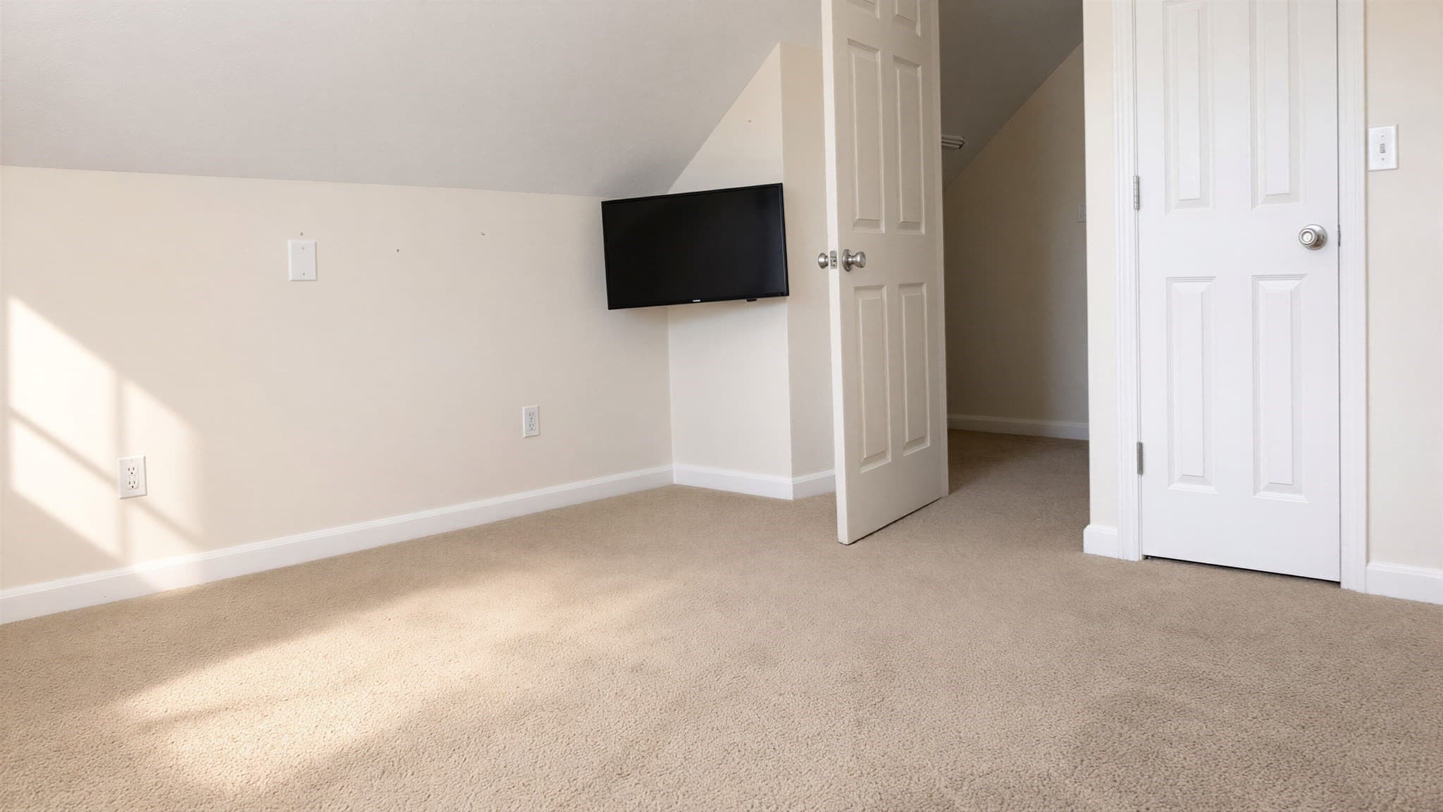 Single Family Residence at 211 Holyoke St, Ludlow MA 01056, Ludlow, photo 21 of 42
