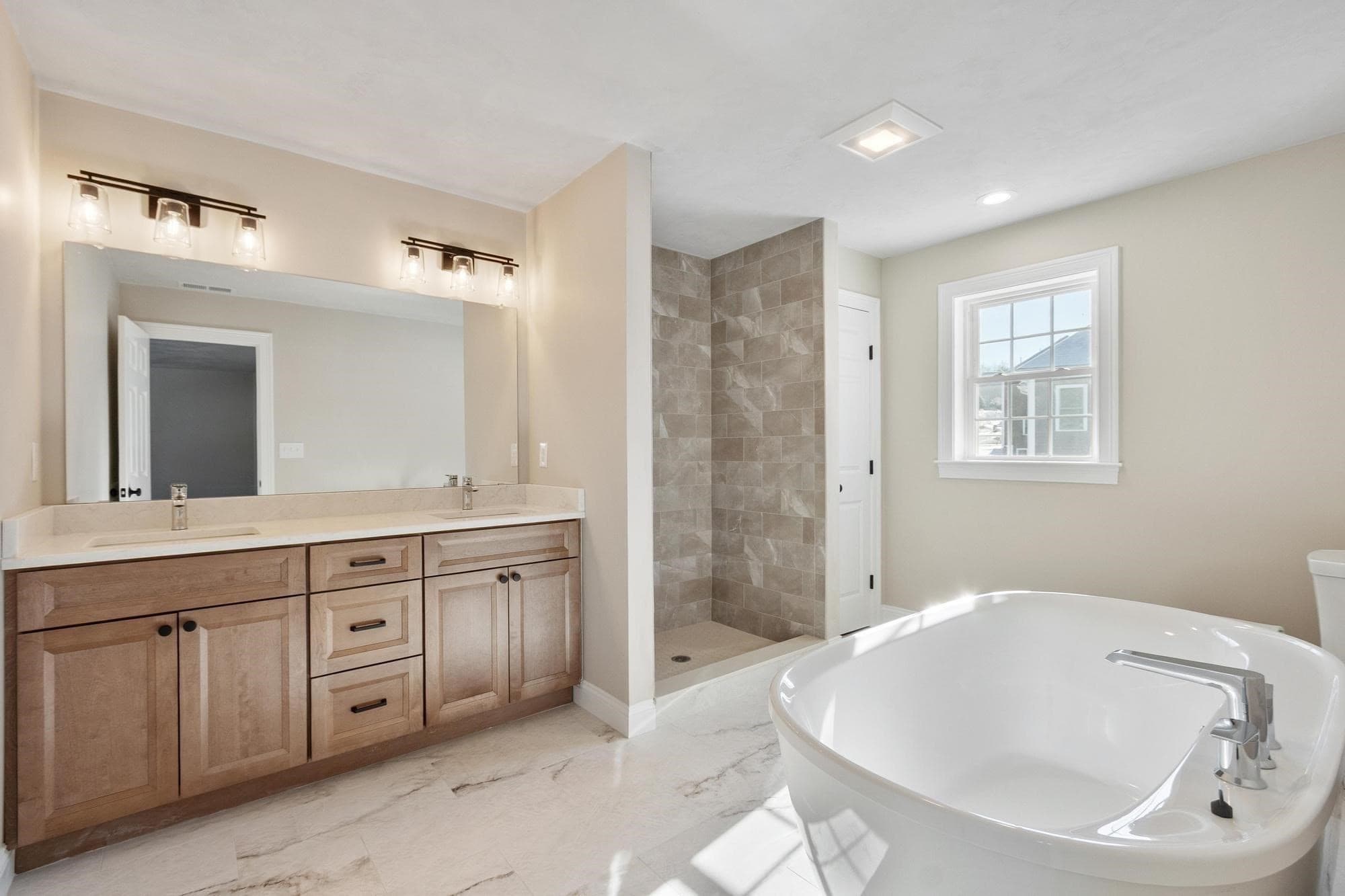 Single Family Residence at 2 Clover Glen Circle, Shrewsbury MA 01545, Shrewsbury, photo 23 of 32