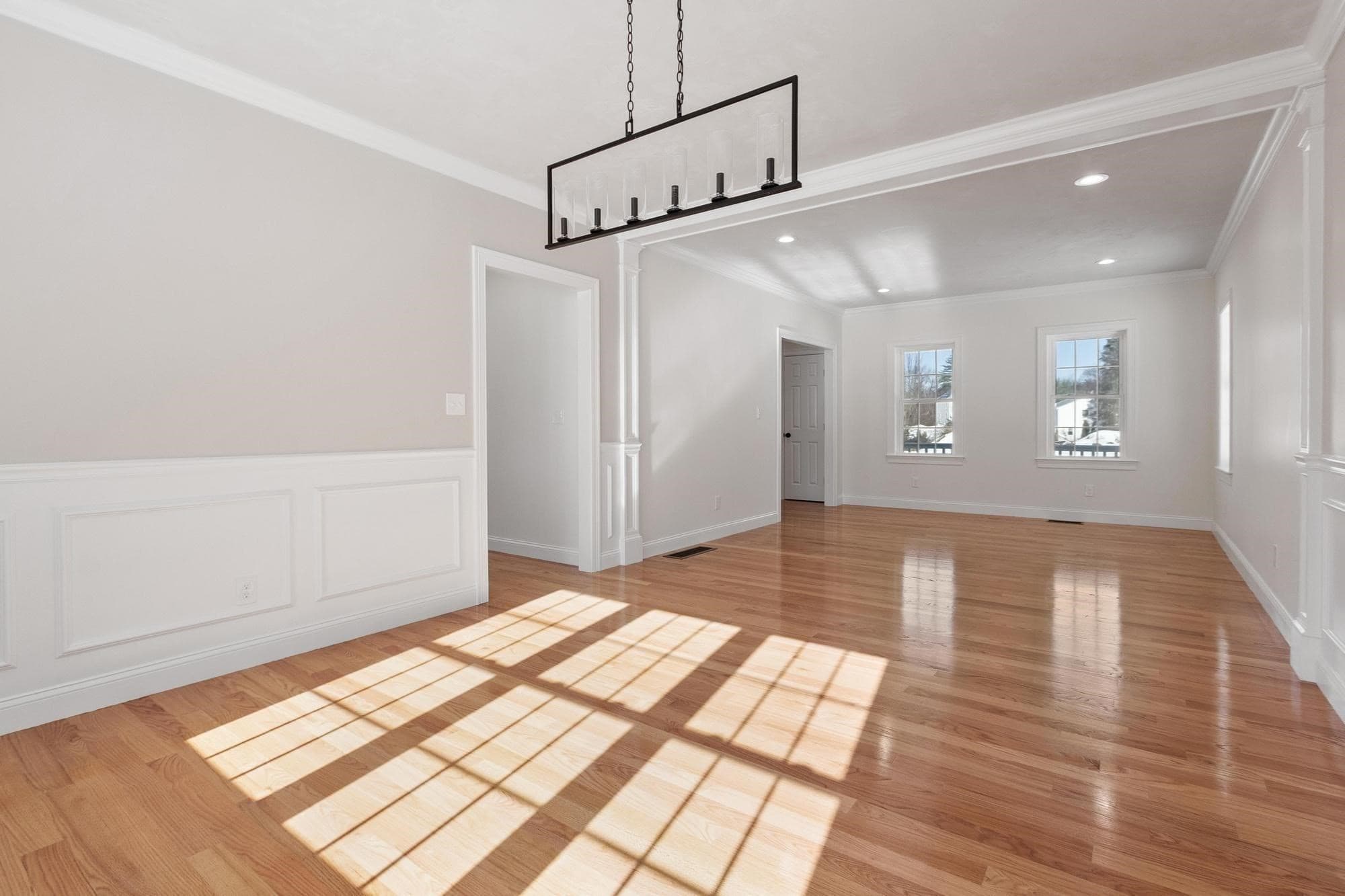 Single Family Residence at 2 Clover Glen Circle, Shrewsbury MA 01545, Shrewsbury, photo 12 of 32