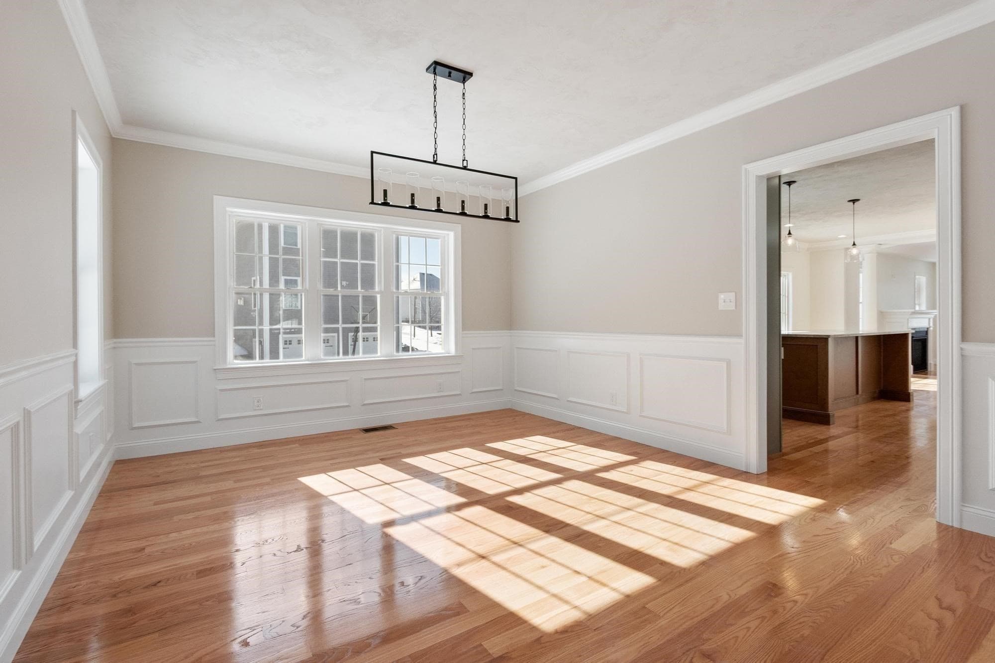 Single Family Residence at 2 Clover Glen Circle, Shrewsbury MA 01545, Shrewsbury, photo 10 of 32