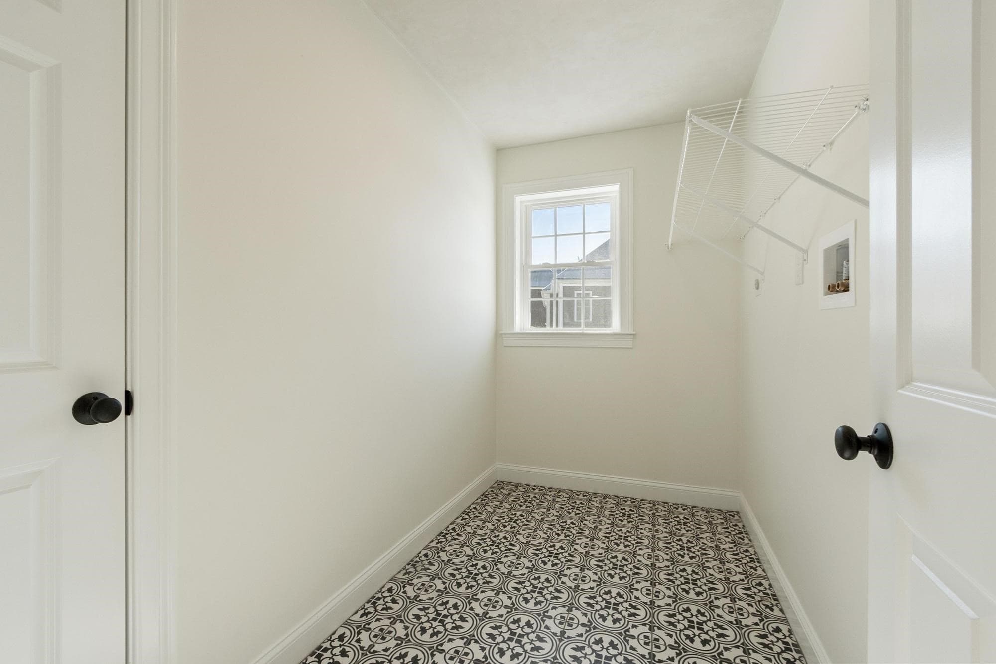 Single Family Residence at 2 Clover Glen Circle, Shrewsbury MA 01545, Shrewsbury, photo 18 of 32