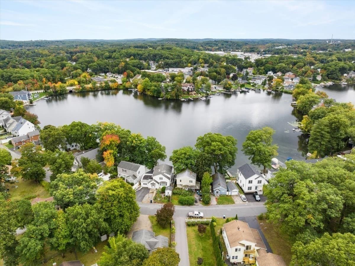Single Family Residence at 18 Bay View Dr, Shrewsbury MA 01545, Shrewsbury, photo 3 of 23