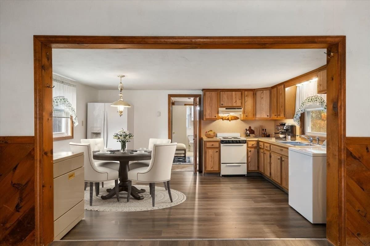 Single Family Residence at 18 Bay View Dr, Shrewsbury MA 01545, Shrewsbury, photo 5 of 23