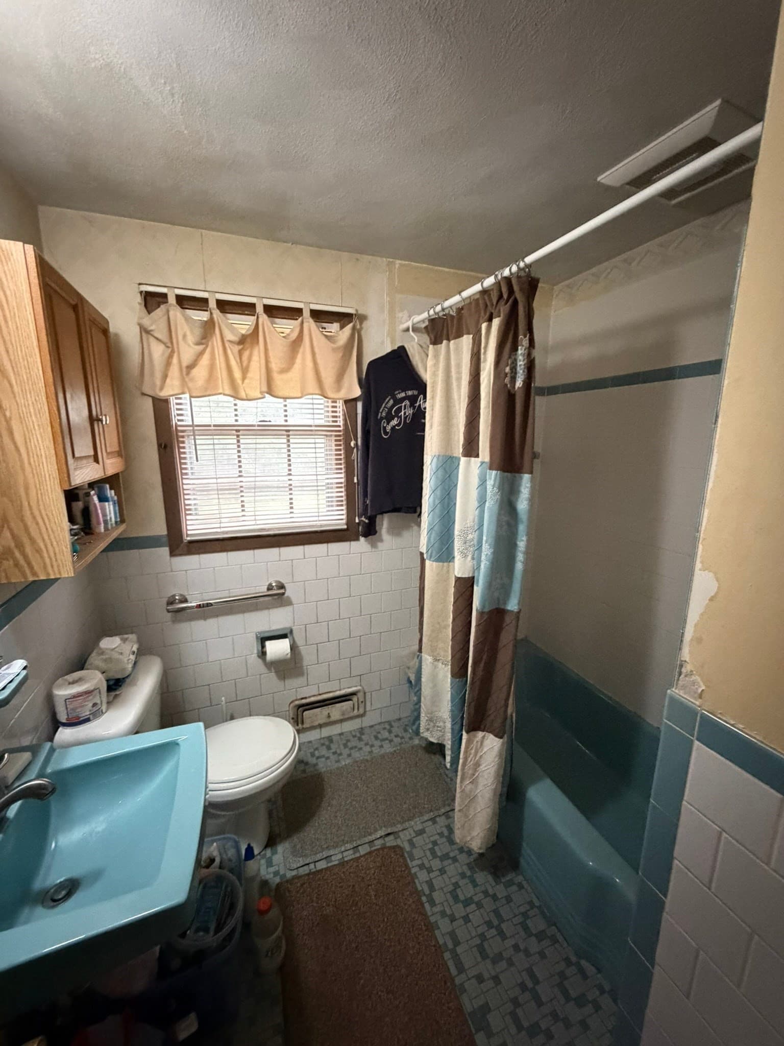 Single Family Residence at 17 Howe St, Ipswich MA 01938, Ipswich, photo 7 of 18
