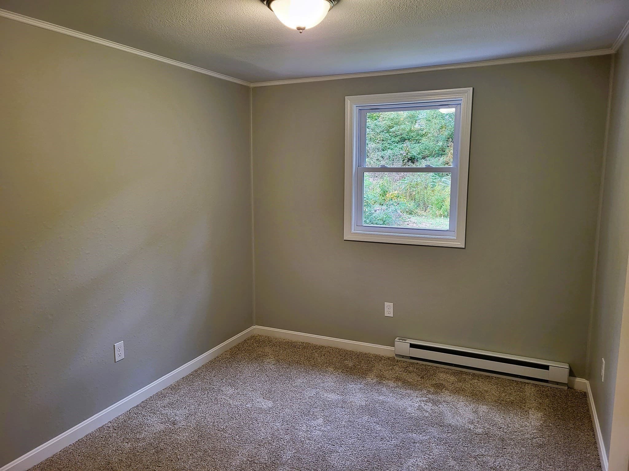 Single Family Residence at 389 Breakneck Rd, Southbridge MA 01550, Southbridge, photo 7 of 16