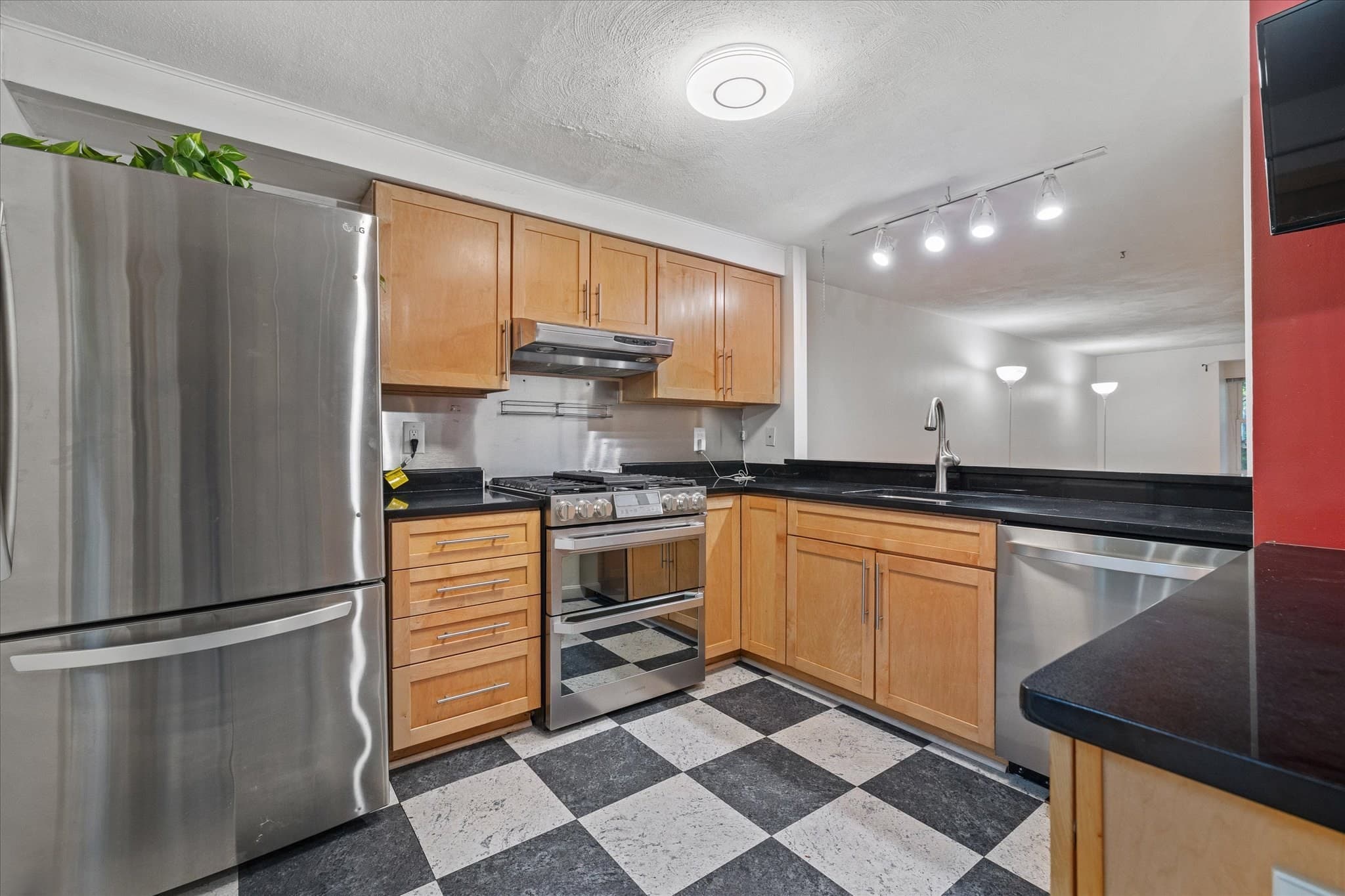 Condominium at 111 Brigham St # 11B, Hudson MA 01749, Hudson, photo 13 of 31